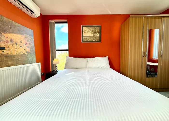 Chic 1 Bedroom Apartment Central London By Wild